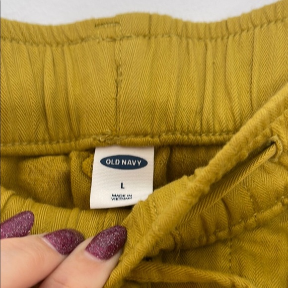 NWT Old Navy Yellow Cargo Pants Relaxed Fit Elastic Waistband - Picture 4 of 6